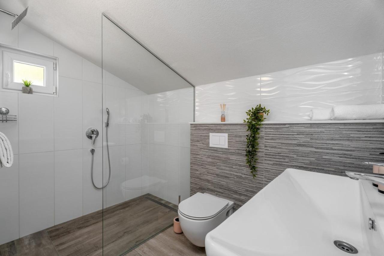 Villa Dream With Private Pool, 2 Bedrooms With En-Suite Bathrooms, Sea View Omiš Екстериор снимка