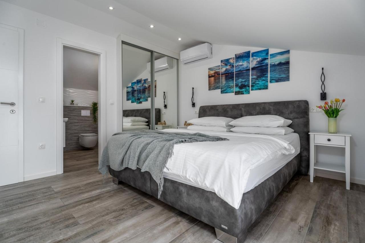 Villa Dream With Private Pool, 2 Bedrooms With En-Suite Bathrooms, Sea View Omiš Екстериор снимка