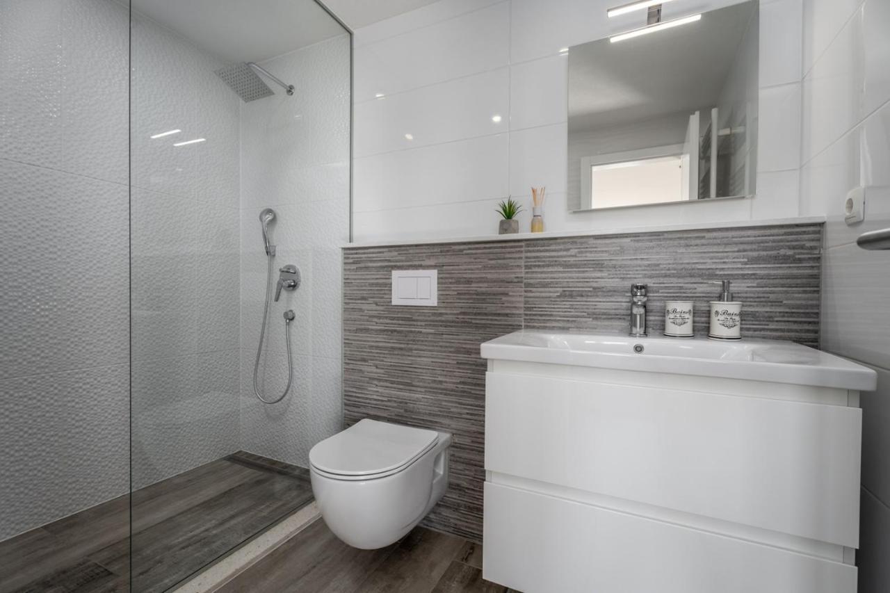 Villa Dream With Private Pool, 2 Bedrooms With En-Suite Bathrooms, Sea View Omiš Екстериор снимка