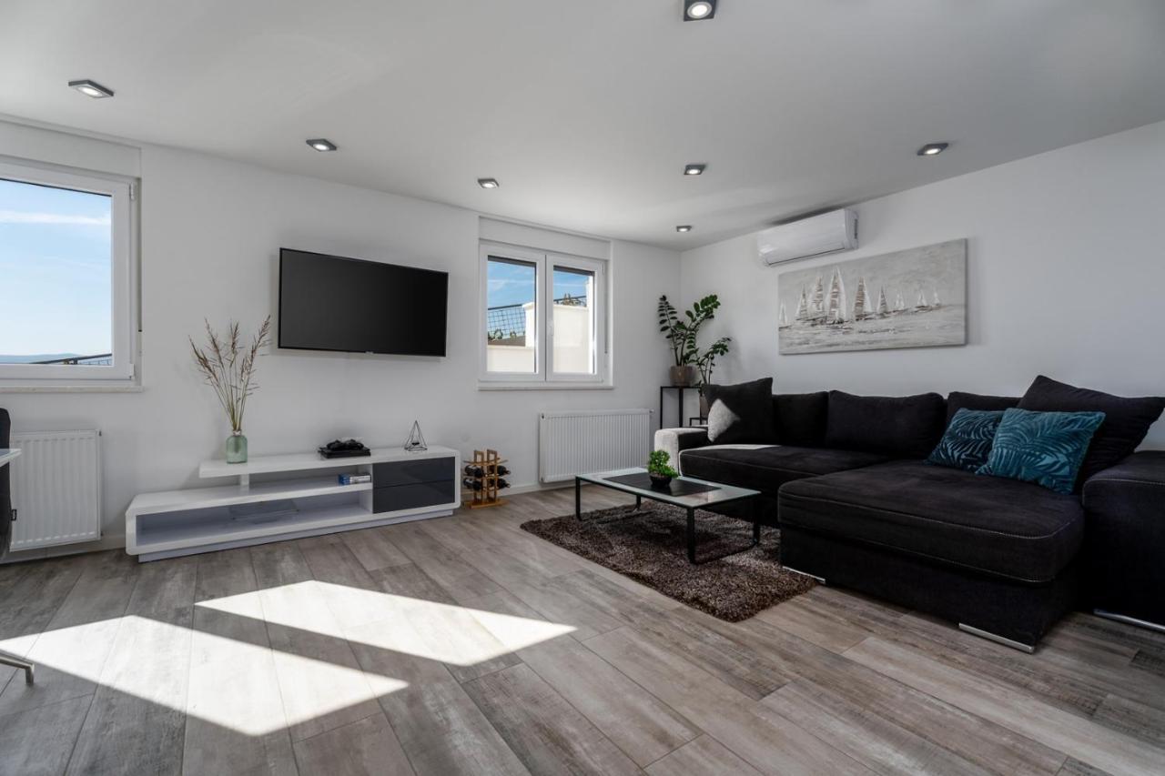Villa Dream With Private Pool, 2 Bedrooms With En-Suite Bathrooms, Sea View Omiš Екстериор снимка